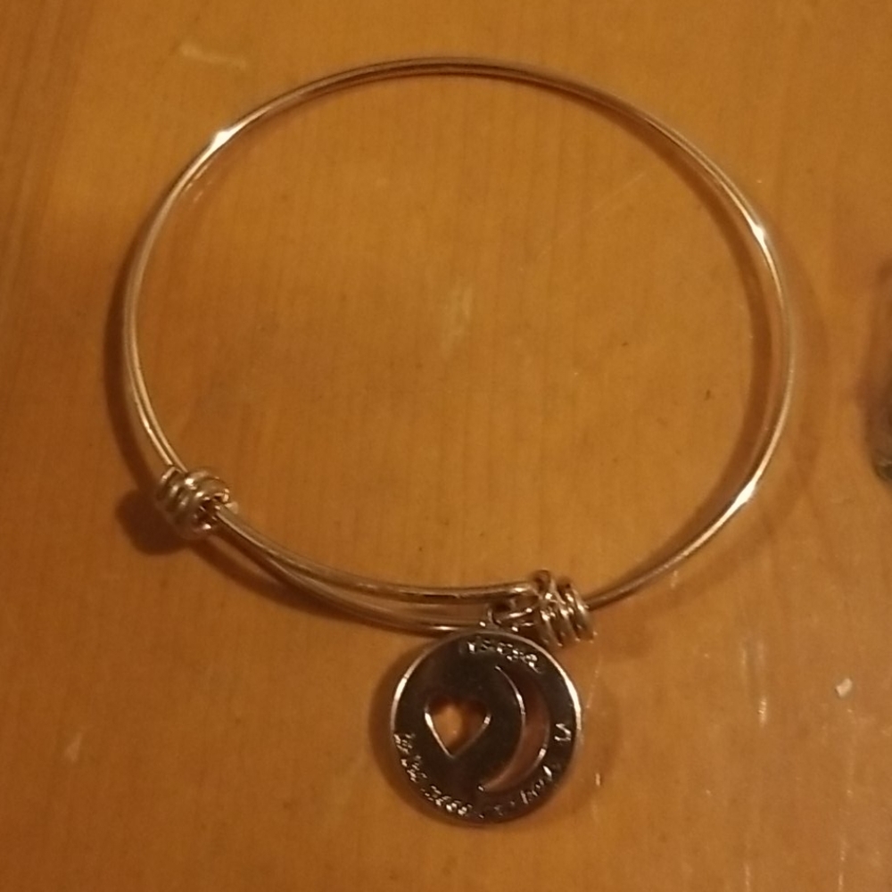 Moon & heart charm bracelet - Picture 5 of 5